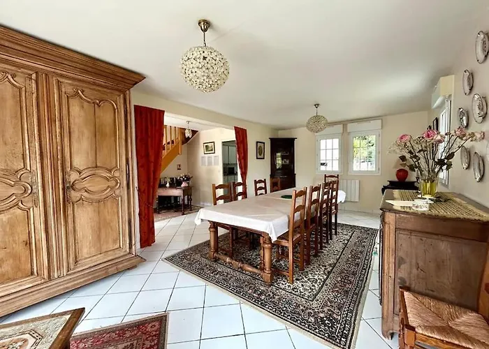 Champfleury, A 50 M De La Plage! * Réville